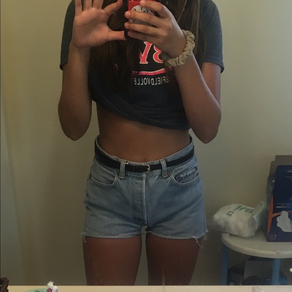 VINTAGE HIGH WAISTED LEVIS SHORTS 501 - Picture 6 of 6